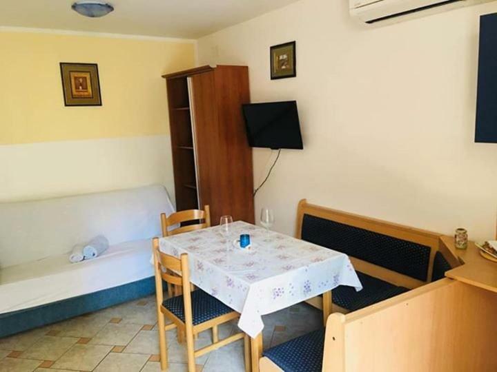 Apartmani Djura Selce Zewnętrze zdjęcie